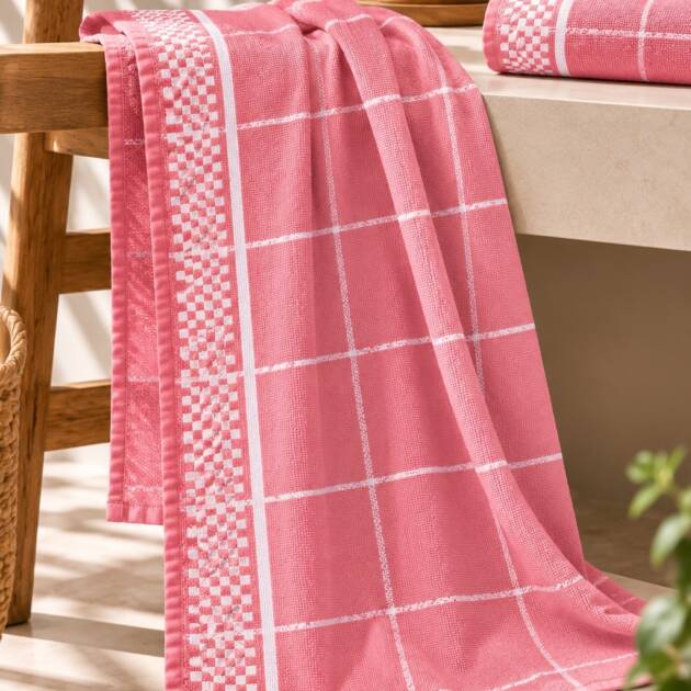 Blush Berry Checks Bath Towel